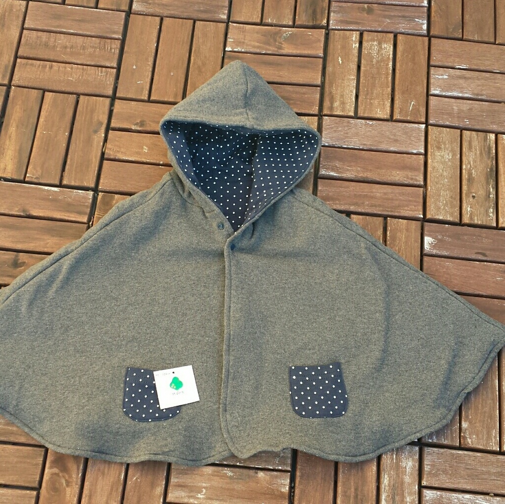 2T-4T reversible NEW poncho with hood